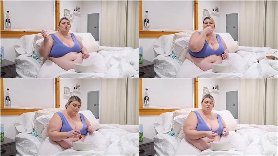 Chloe BBW - BBW CHLOE: Snack binge