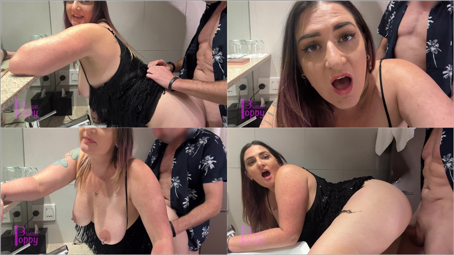 Princess_Poppy - Surprise Countertop Quickie: Hot Wife's Cum-On-Tongue Finish