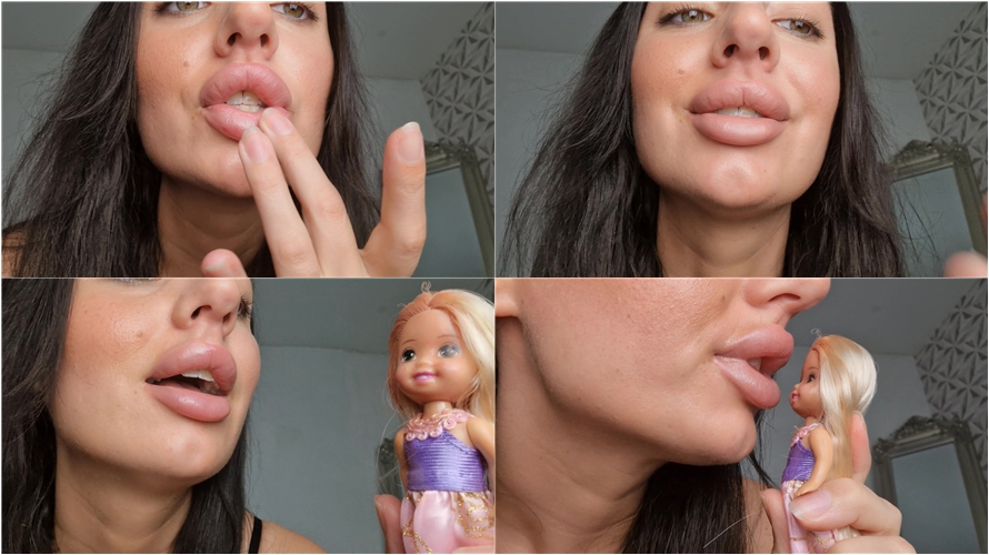 Tattooed Temptress - Giantess Lips squashing