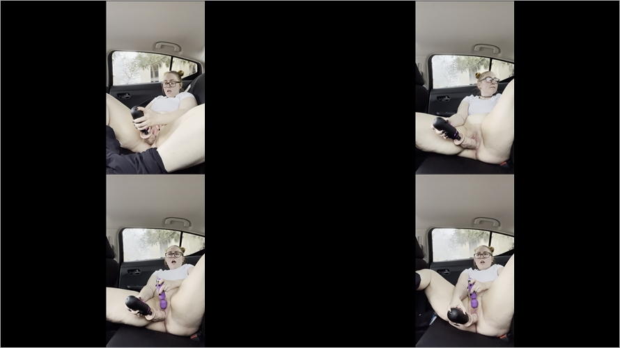 GracieSquirts - Squirting In My Car